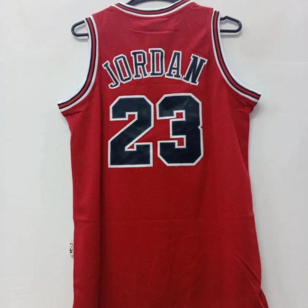 Michael Jordan #23 Chicago Bulls Kids Youth medium 10/12 Basketball Jersey
